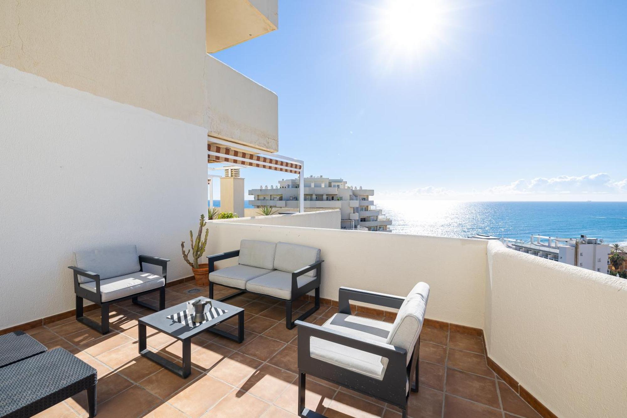 Holidays2Benal Beach Terraza Solarium 베날마데나코스타 외부 사진
